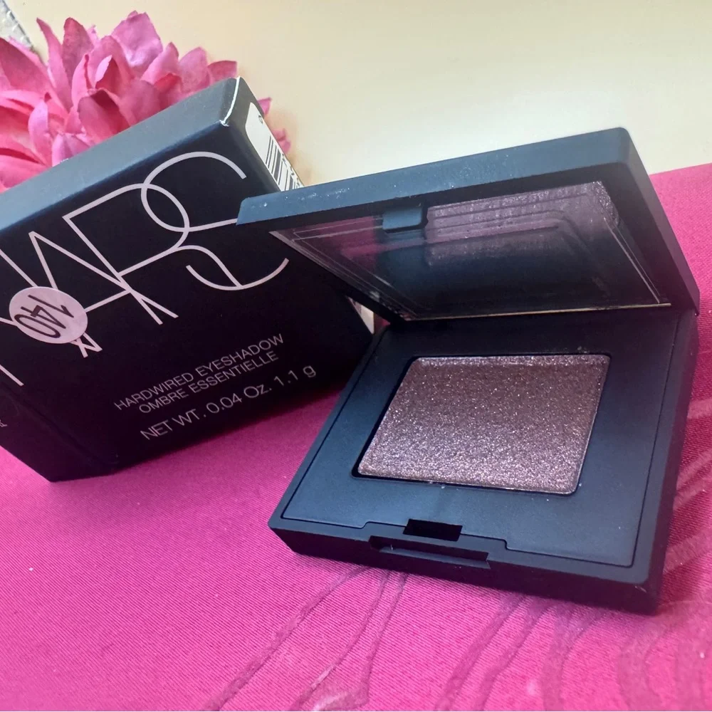 NARS hardwired eyeshadow ‘pointe noire’ 5343